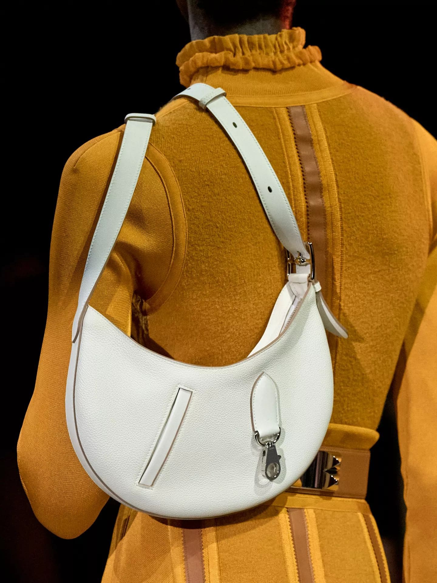 HERMES FW24 NY 详细信息 RUNWAY 杂志 (9)
