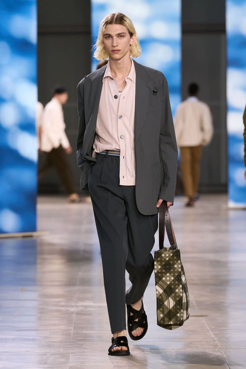 Hermes Spring Summer 2025 Men Runway Magazine (27)