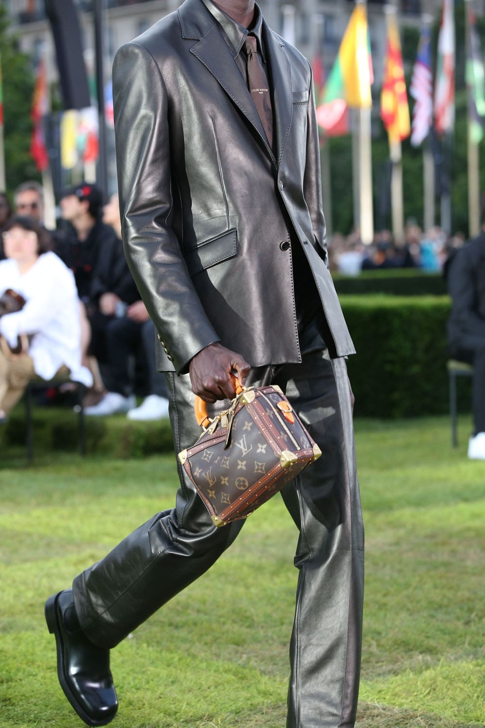 LOUIS VUITTON Backstage, Close Up, Bags Men Spring Summer 2025 Runway Magazine (14)