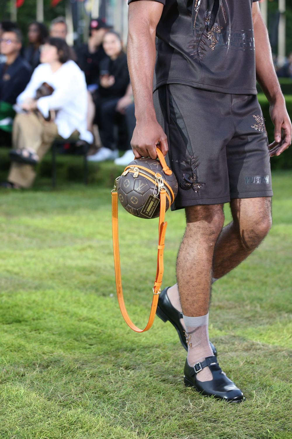 LOUIS VUITTON Backstage, Close Up, Bags Men Spring Summer 2025 Runway Magazine (15)