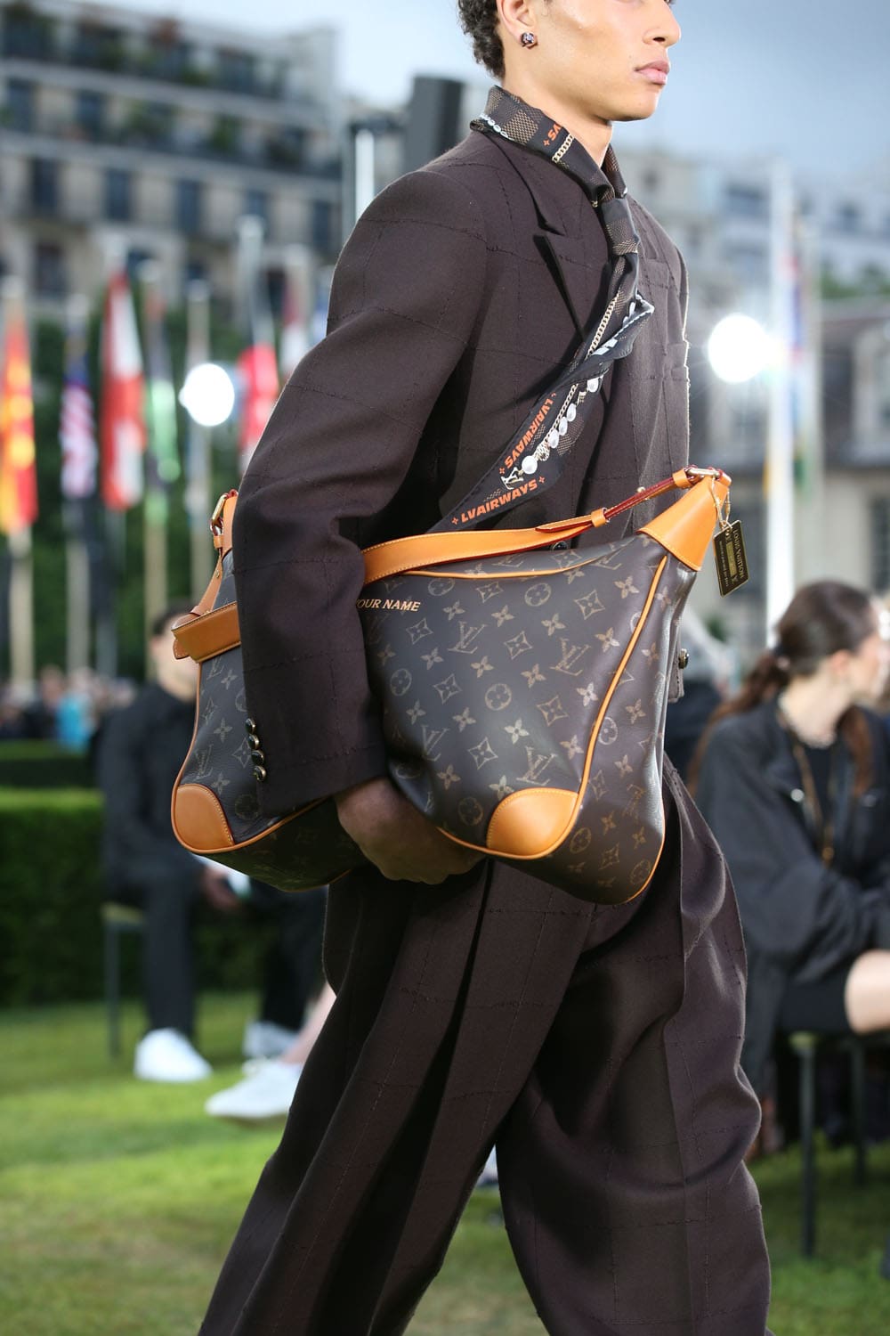 LOUIS VUITTON Backstage, Close Up, Bags Men Spring Summer 2025 Runway Magazine (17)