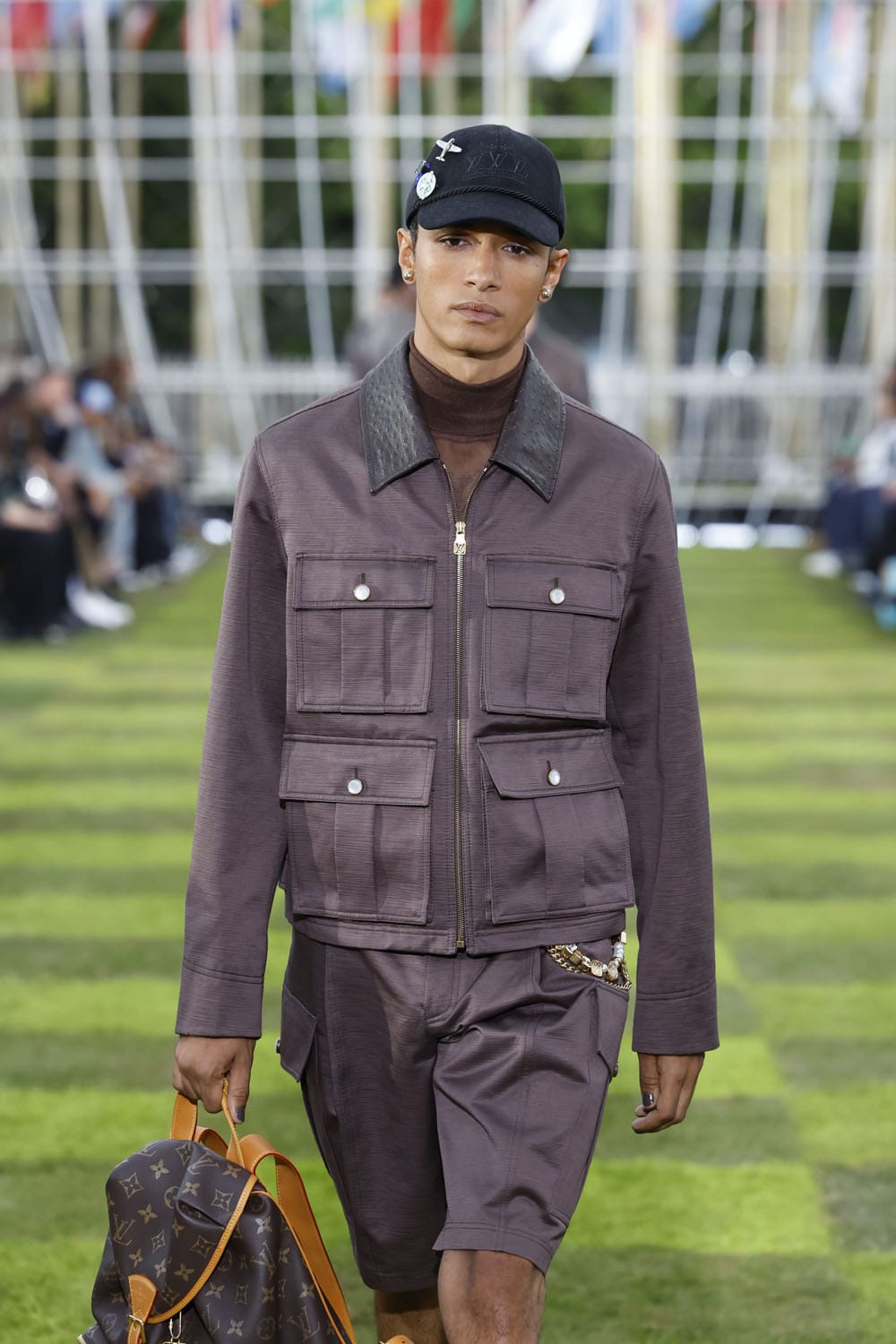 LOUIS VUITTON Backstage, Close Up, Bags Men Spring Summer 2025 Runway Magazine (23)