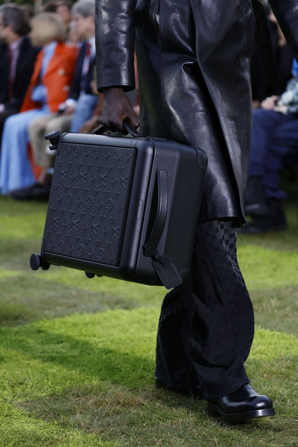LOUIS VUITTON Backstage, Close Up, Bags Men Spring Summer 2025 Runway Magazine (26)