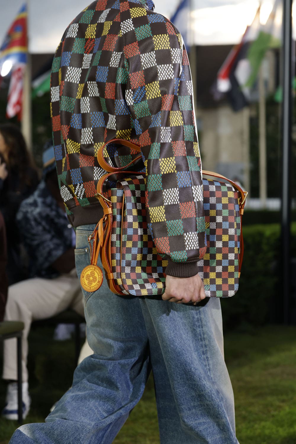 LOUIS VUITTON Backstage, Close Up, Bags Men Spring Summer 2025 Runway Magazine (30)