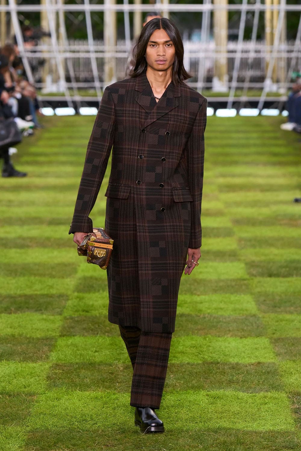 Louis Vuitton Menswear Spring Summer 2025 Runway Magazine (29)
