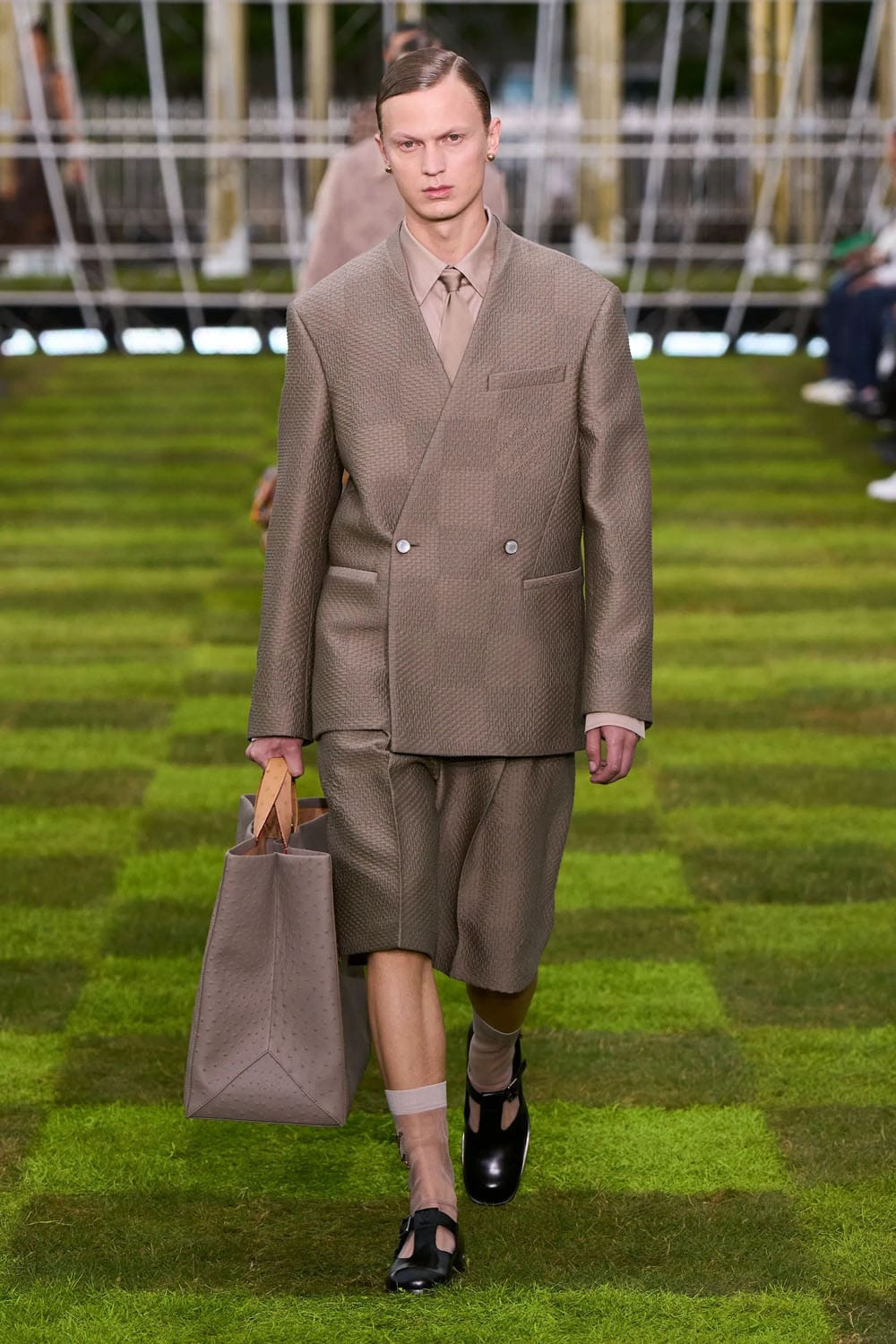Louis Vuitton Menswear Spring Summer 2025 Runway Magazine (53)