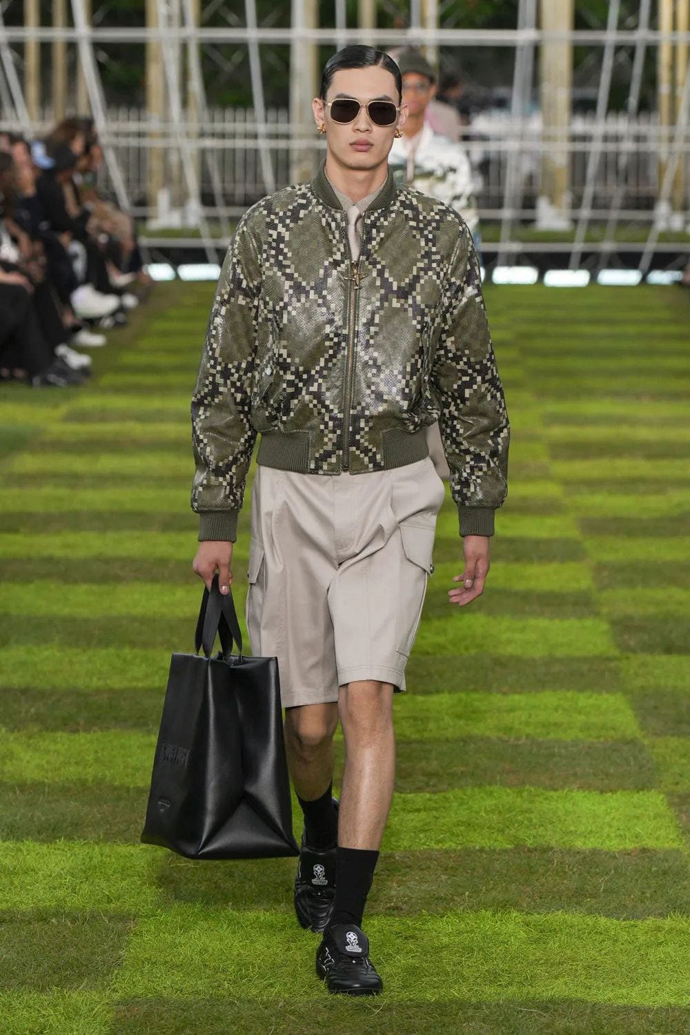 Louis Vuitton Menswear Spring Summer 2025 Runway Magazine (68)