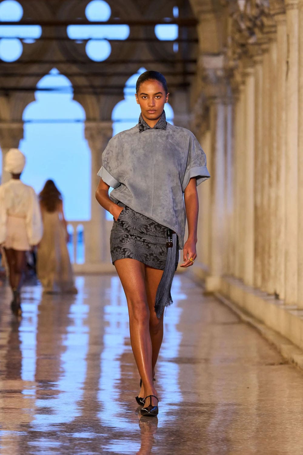 Max Mara Resort 2025 Runway Magazine (18)