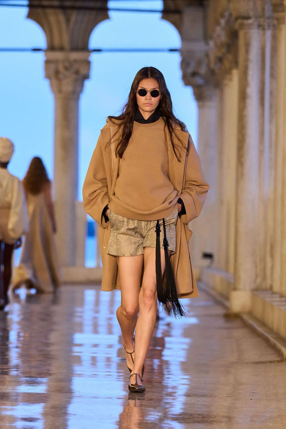 Max Mara Resort 2025 Runway Magazine (19)