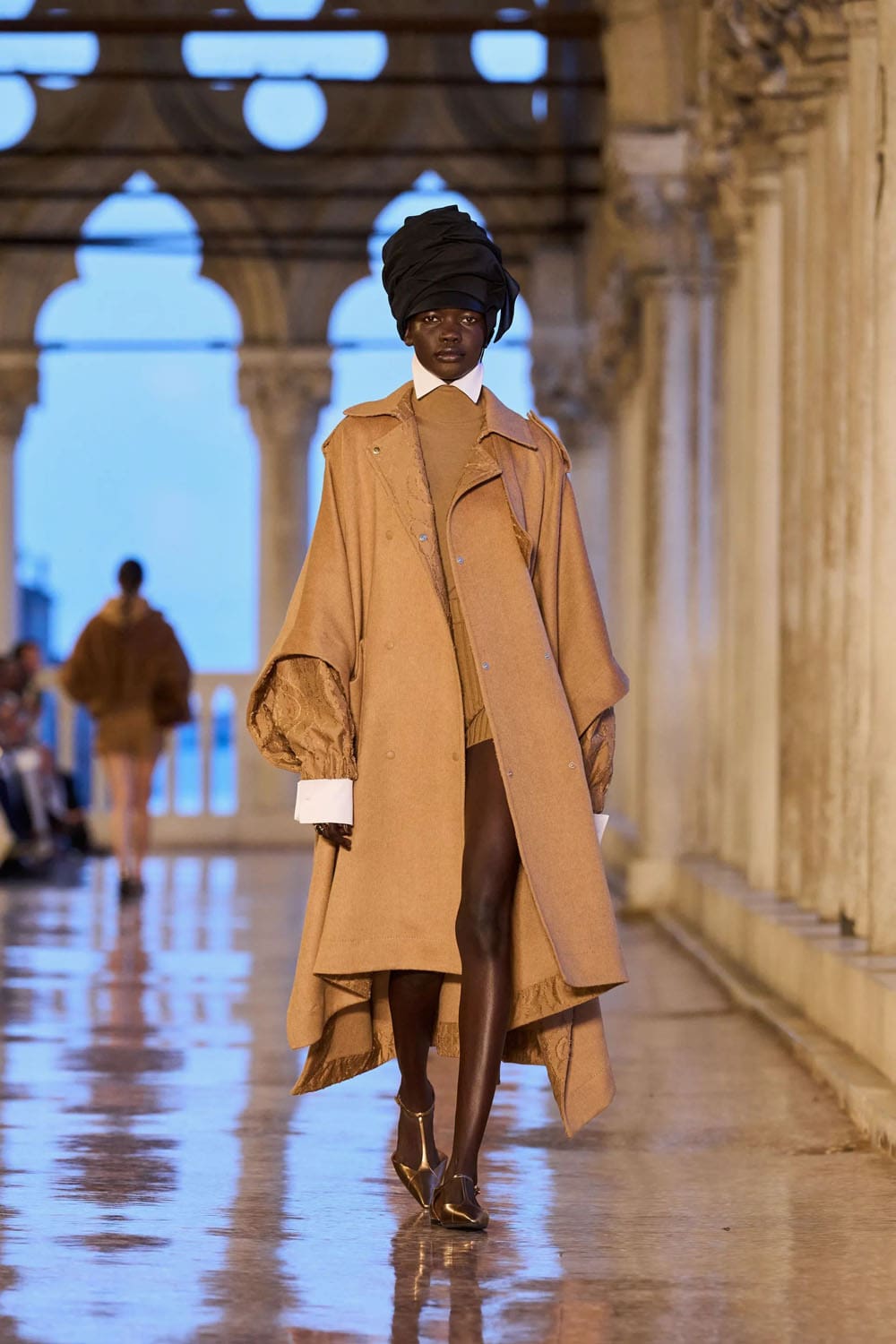 Max Mara Resort 2025 Runway Magazine (27)