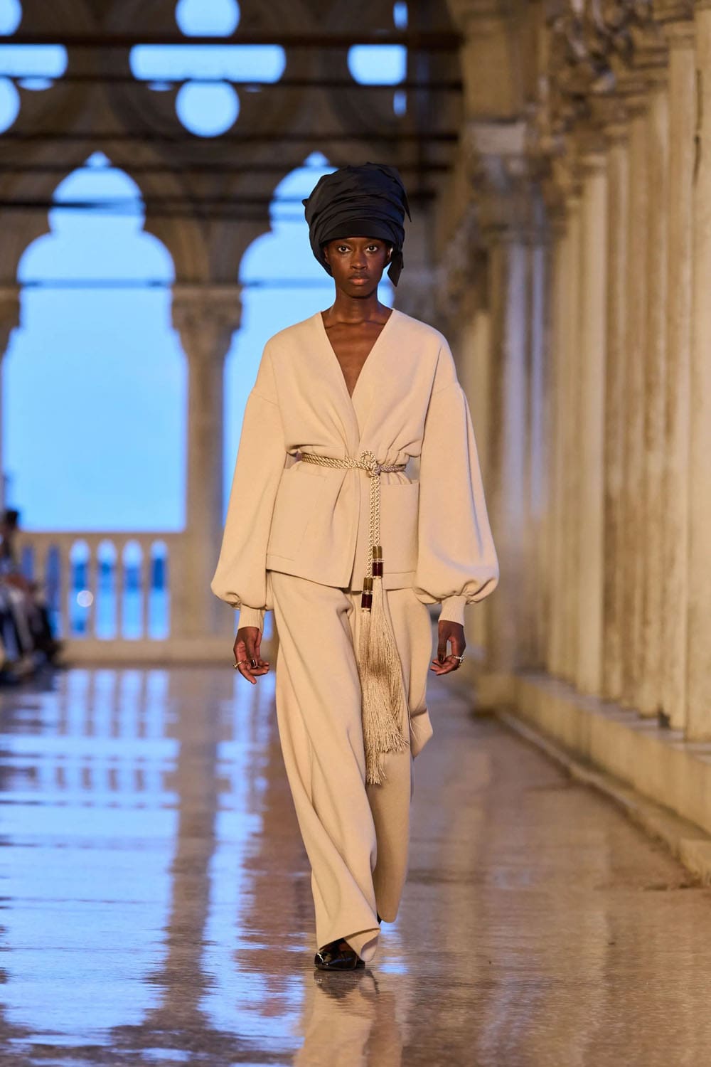 Max Mara Resort 2025 Runway Magazine (3)