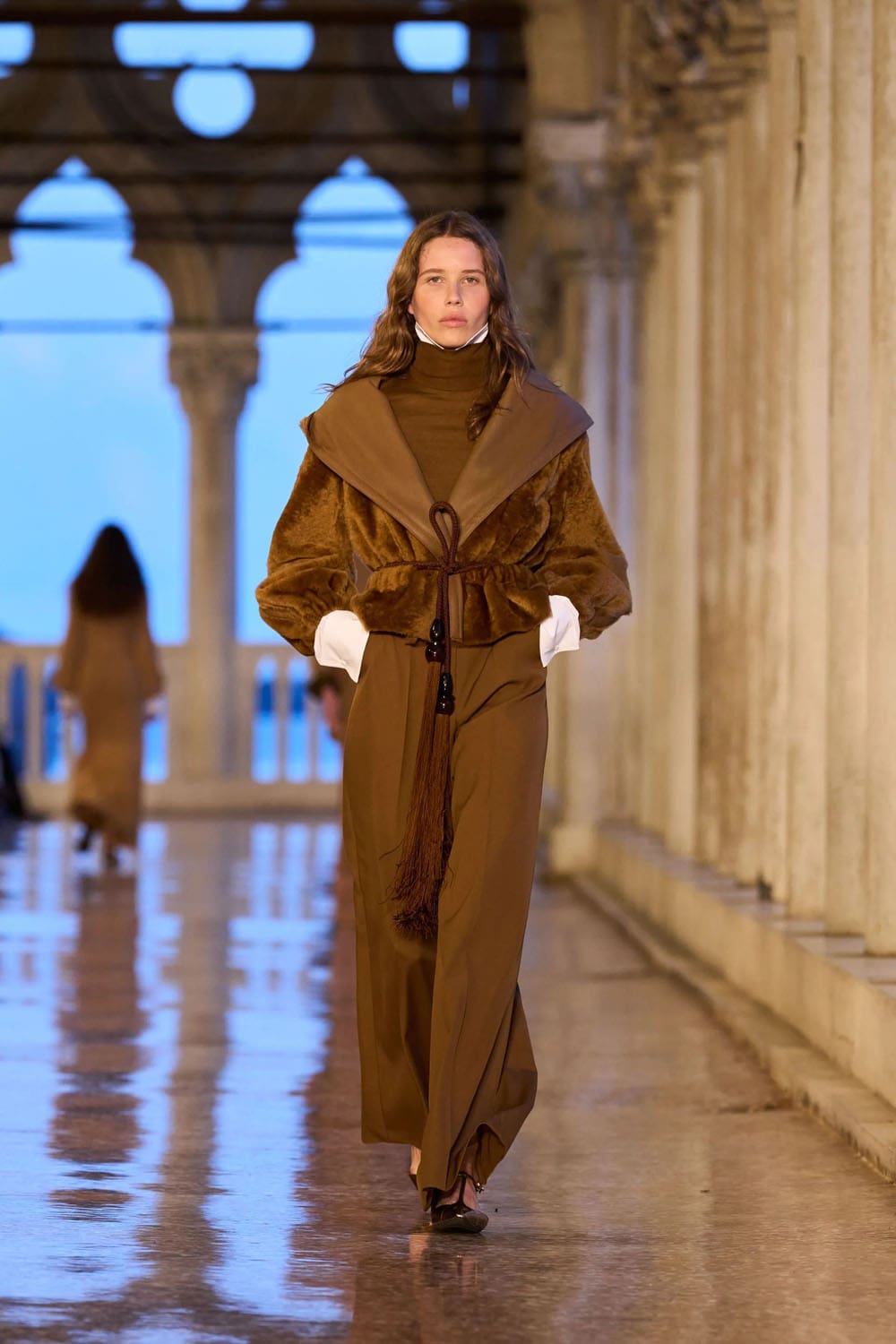 Max Mara Resort 2025 Runway Magazine (31)
