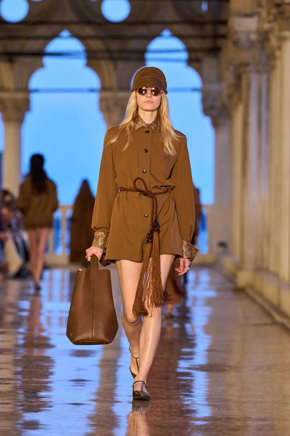 Max Mara Resort 2025 Runway Magazine (37)