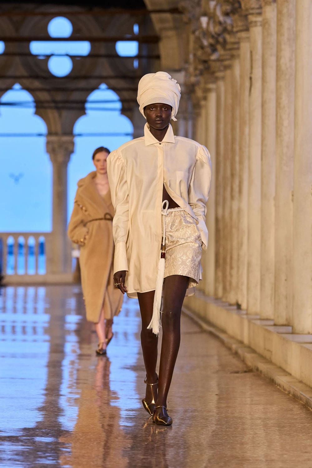 Max Mara Resort 2025 Runway Magazine (4)