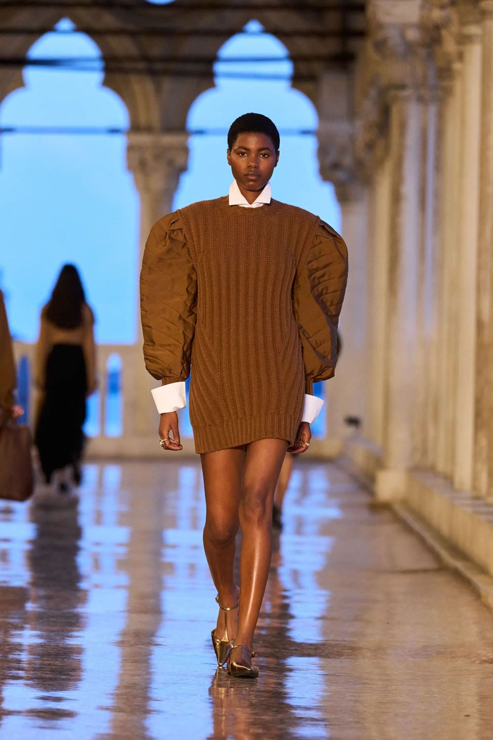Max Mara Resort 2025 Runway Magazine (40)