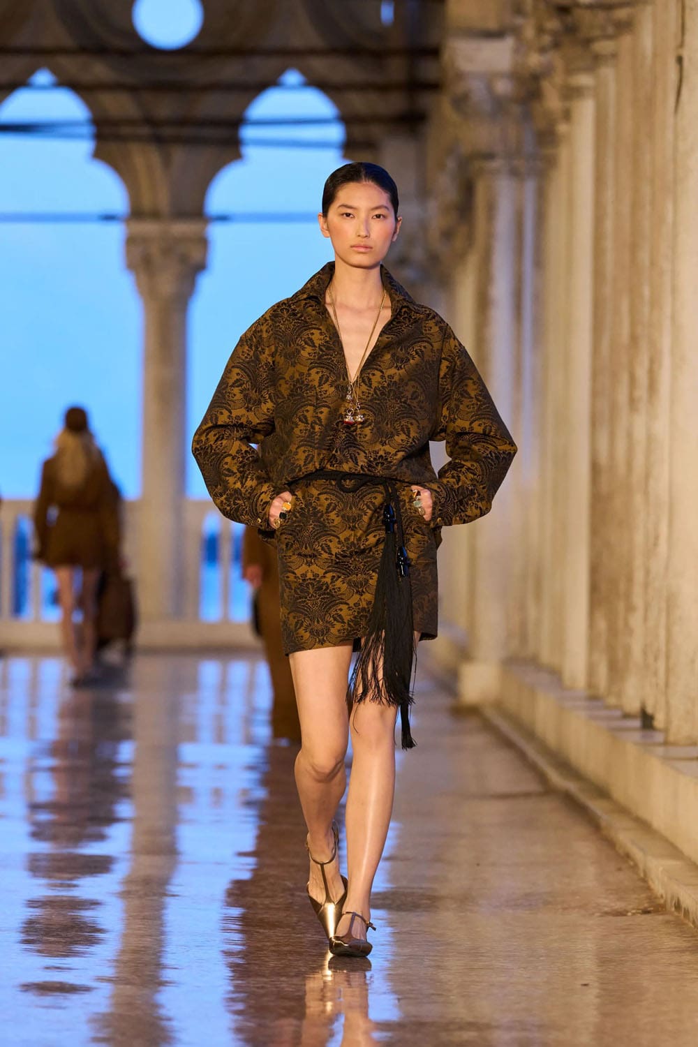 Max Mara Resort 2025 Runway Magazine (41)
