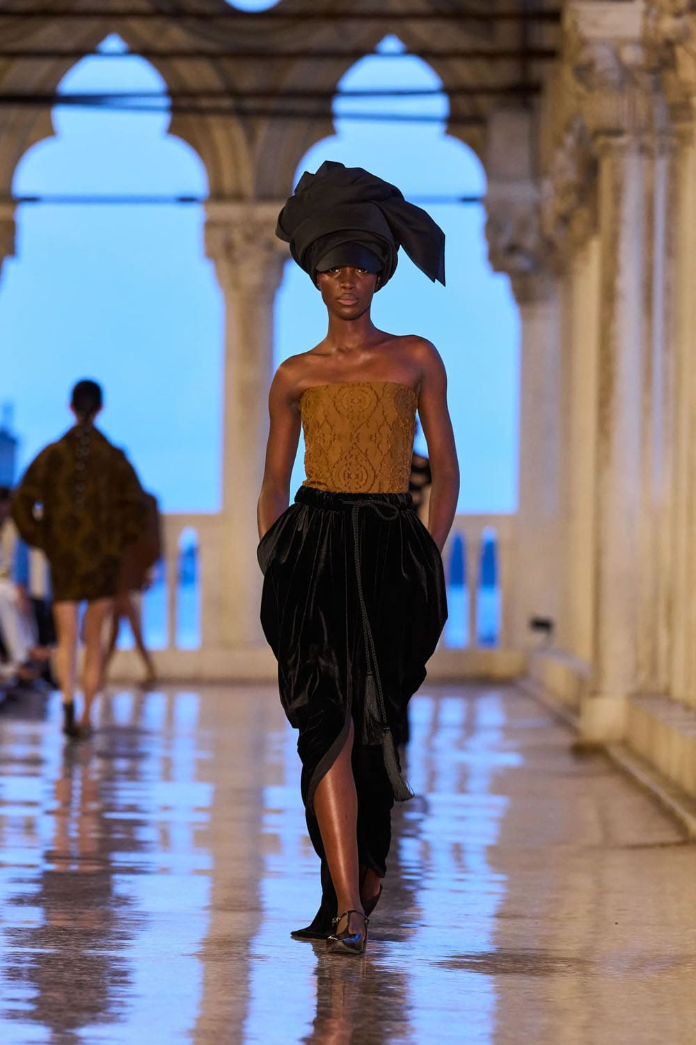 Max Mara Resort 2025 Runway Magazine (44)