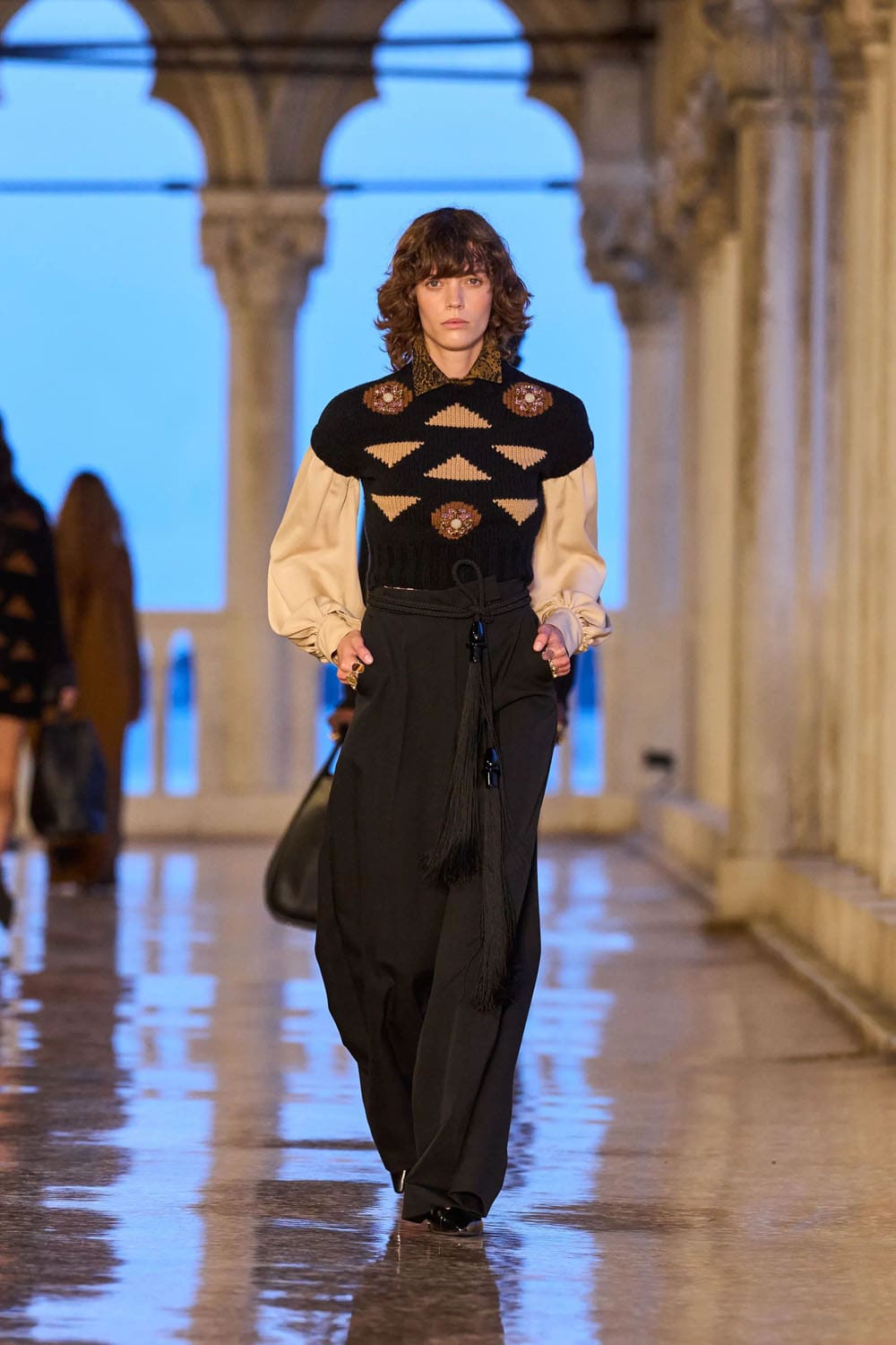Max Mara Resort 2025 Runway Magazine (45)
