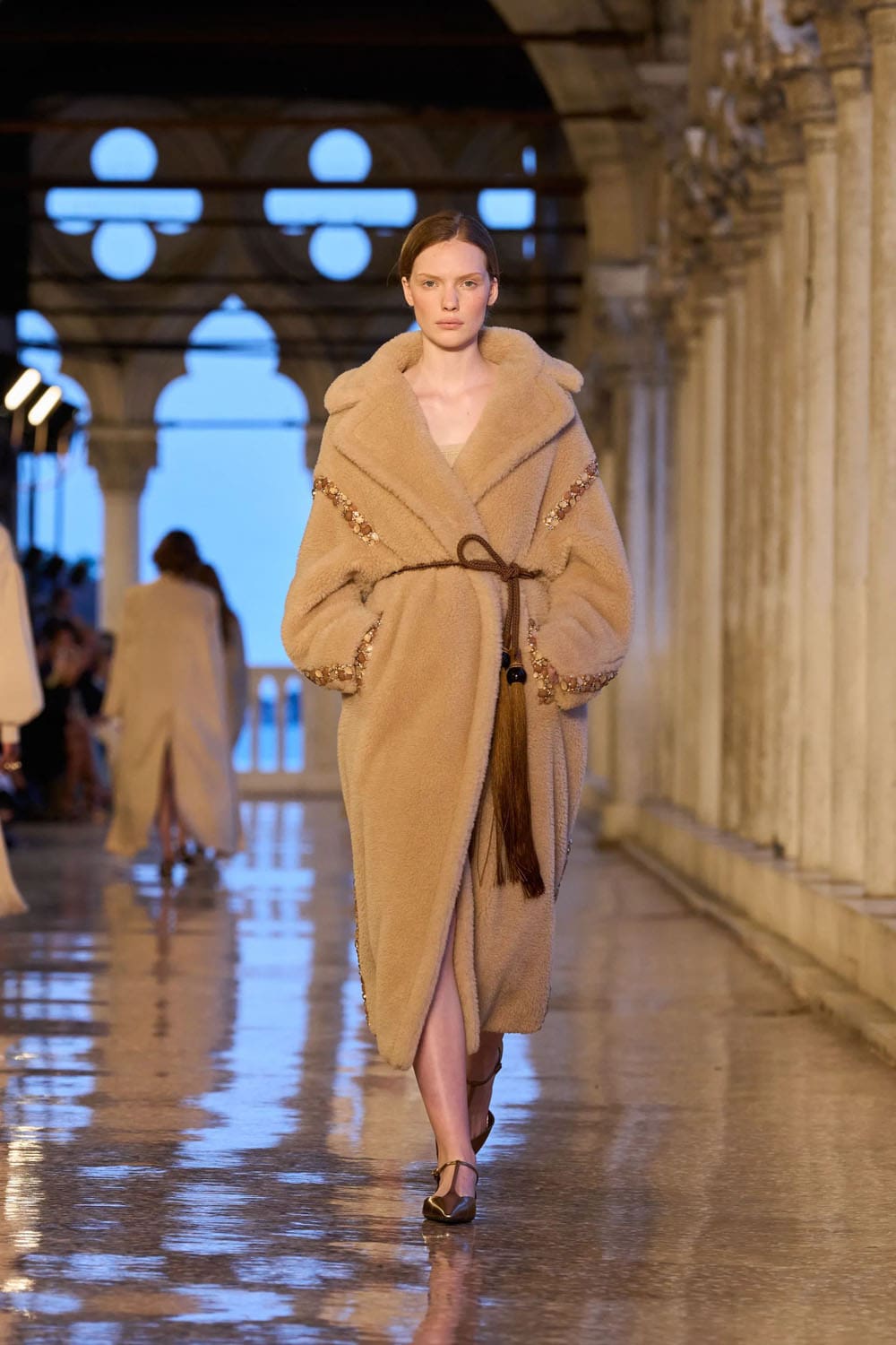 Max Mara Resort 2025 Runway Magazine (5)