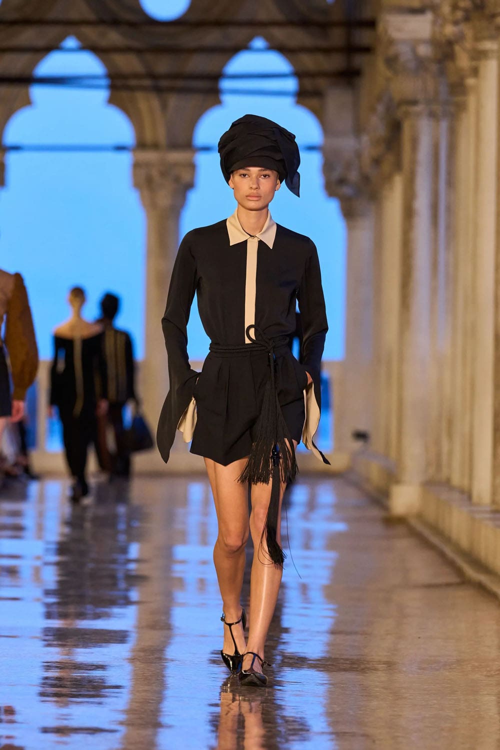 Max Mara Resort 2025 Runway Magazine (50)
