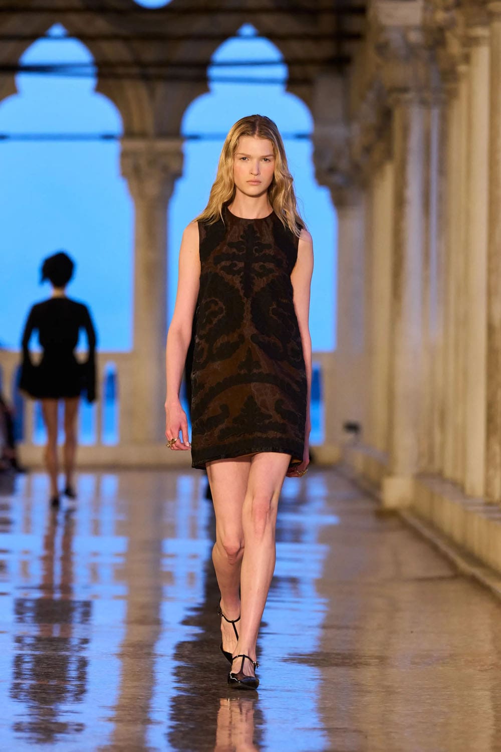 Max Mara Resort 2025 Runway Magazine (53)