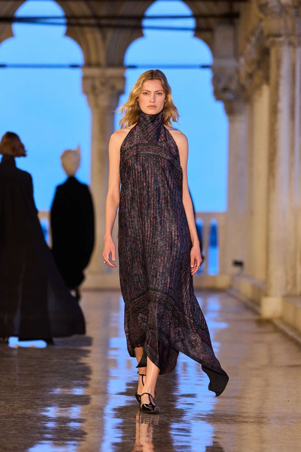 Max Mara Resort 2025 Runway Magazine (57)
