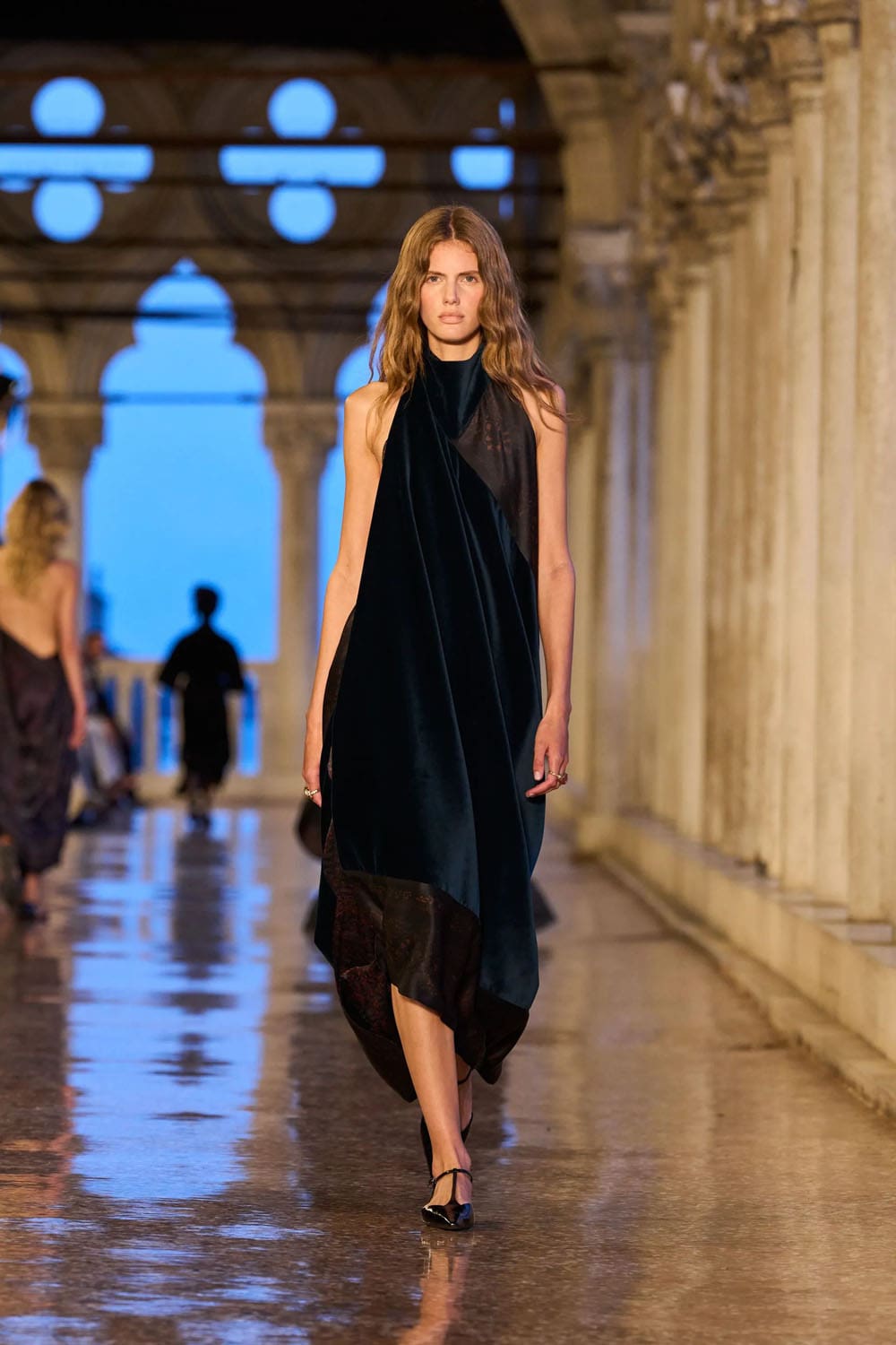 Max Mara Resort 2025 Runway Magazine (59)