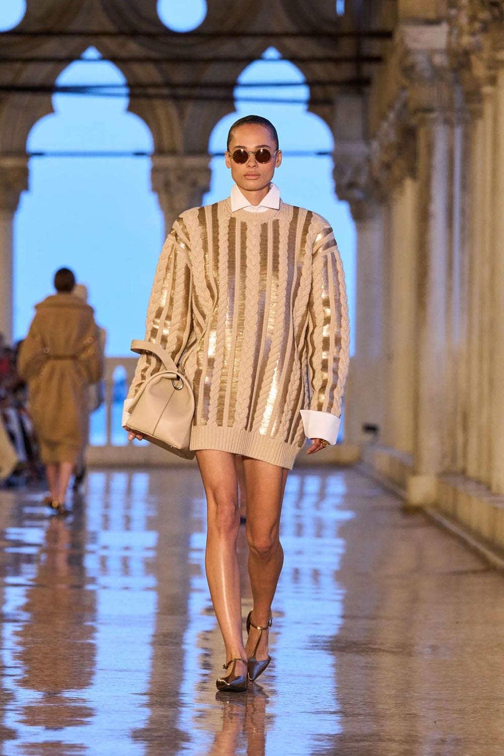 Max Mara Resort 2025 Runway Magazine (8)