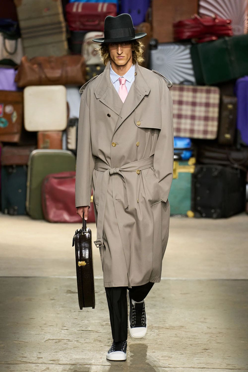 Moschino Printemps Été 2025 Runway Magazine (1)