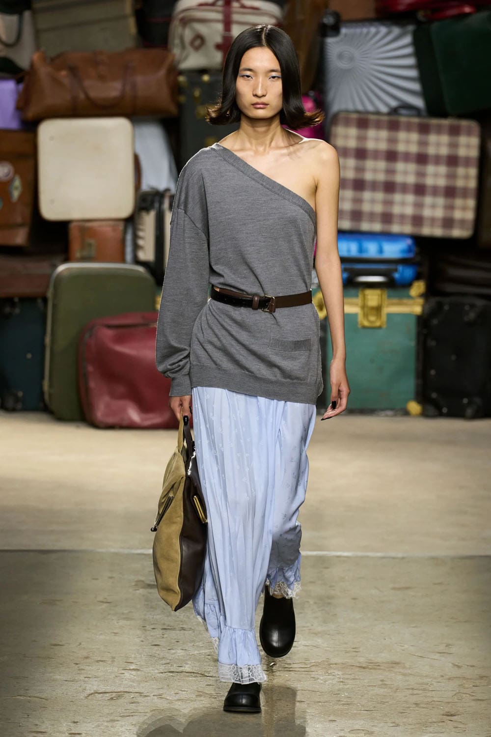 Moschino Printemps Été 2025 Runway Magazine (13)