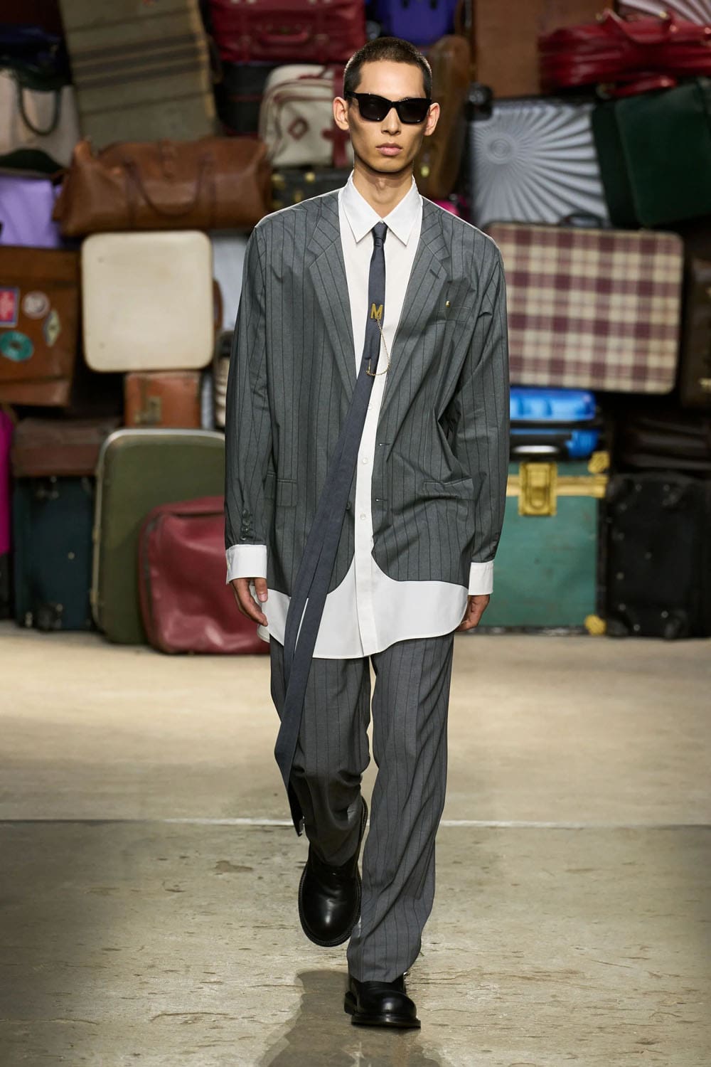 Moschino Printemps Été 2025 Runway Magazine (16)