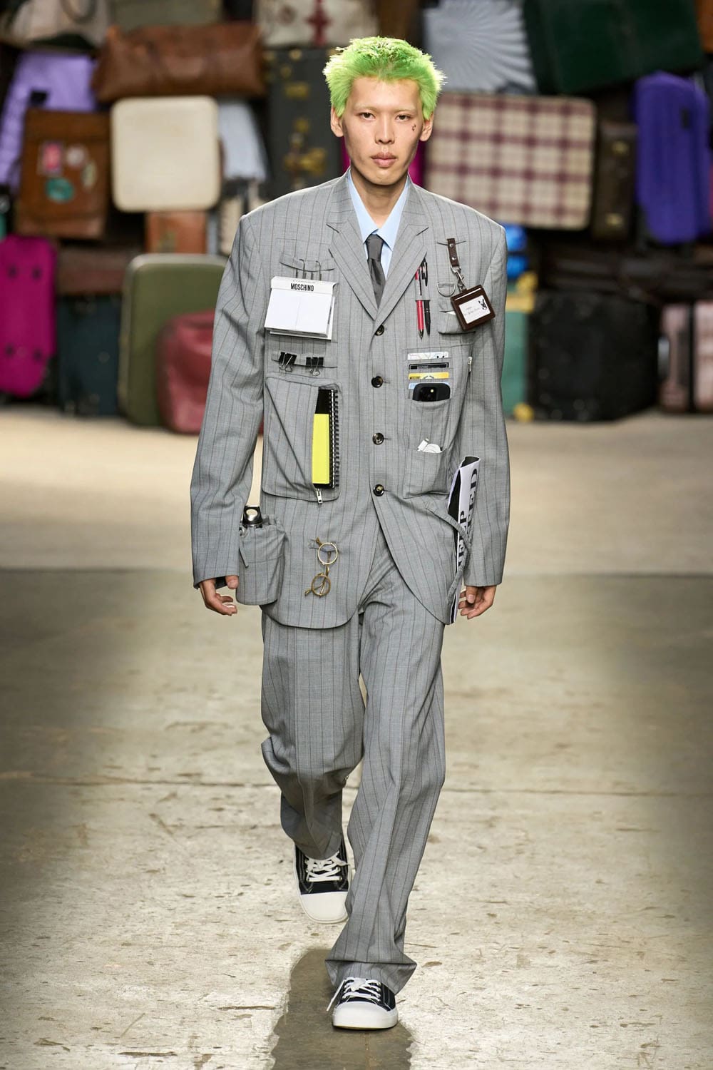 Moschino Printemps Été 2025 Runway Magazine (3)