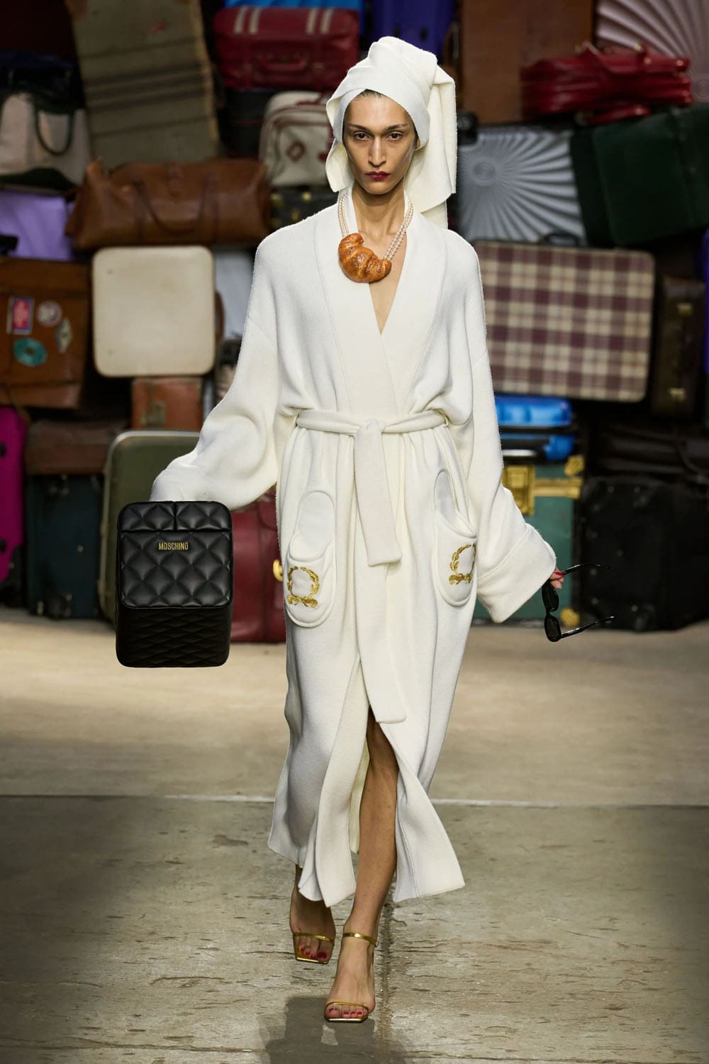 Moschino Printemps Été 2025 Runway Magazine (33)