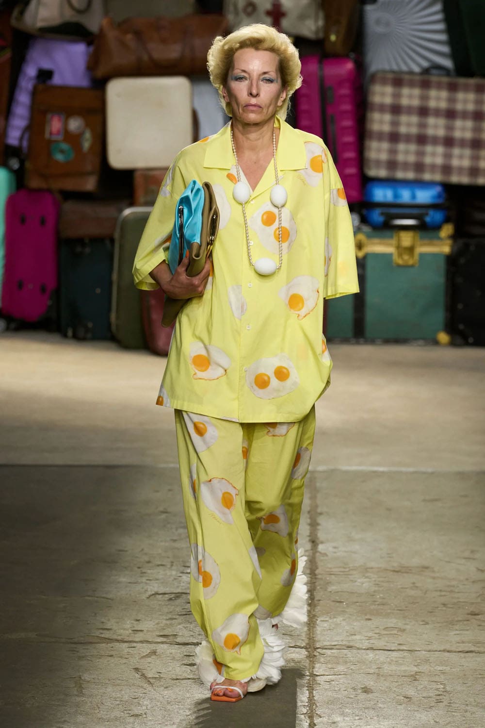 Moschino Printemps Été 2025 Runway Magazine (34)