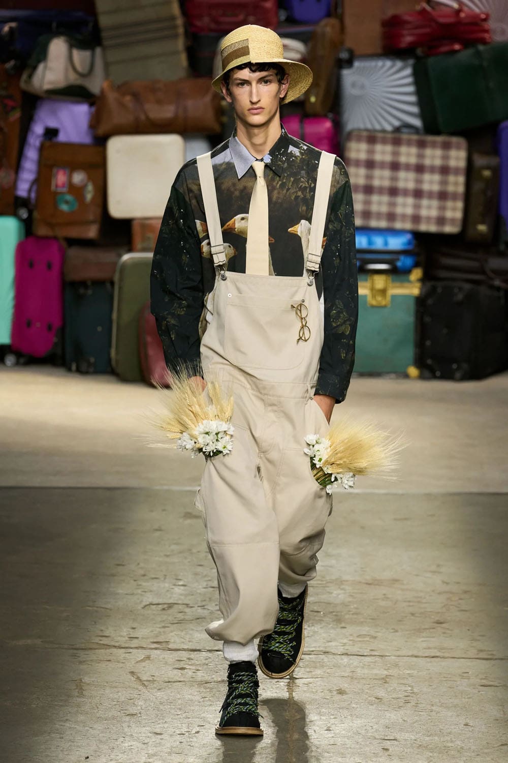 Moschino Printemps Été 2025 Runway Magazine (43)
