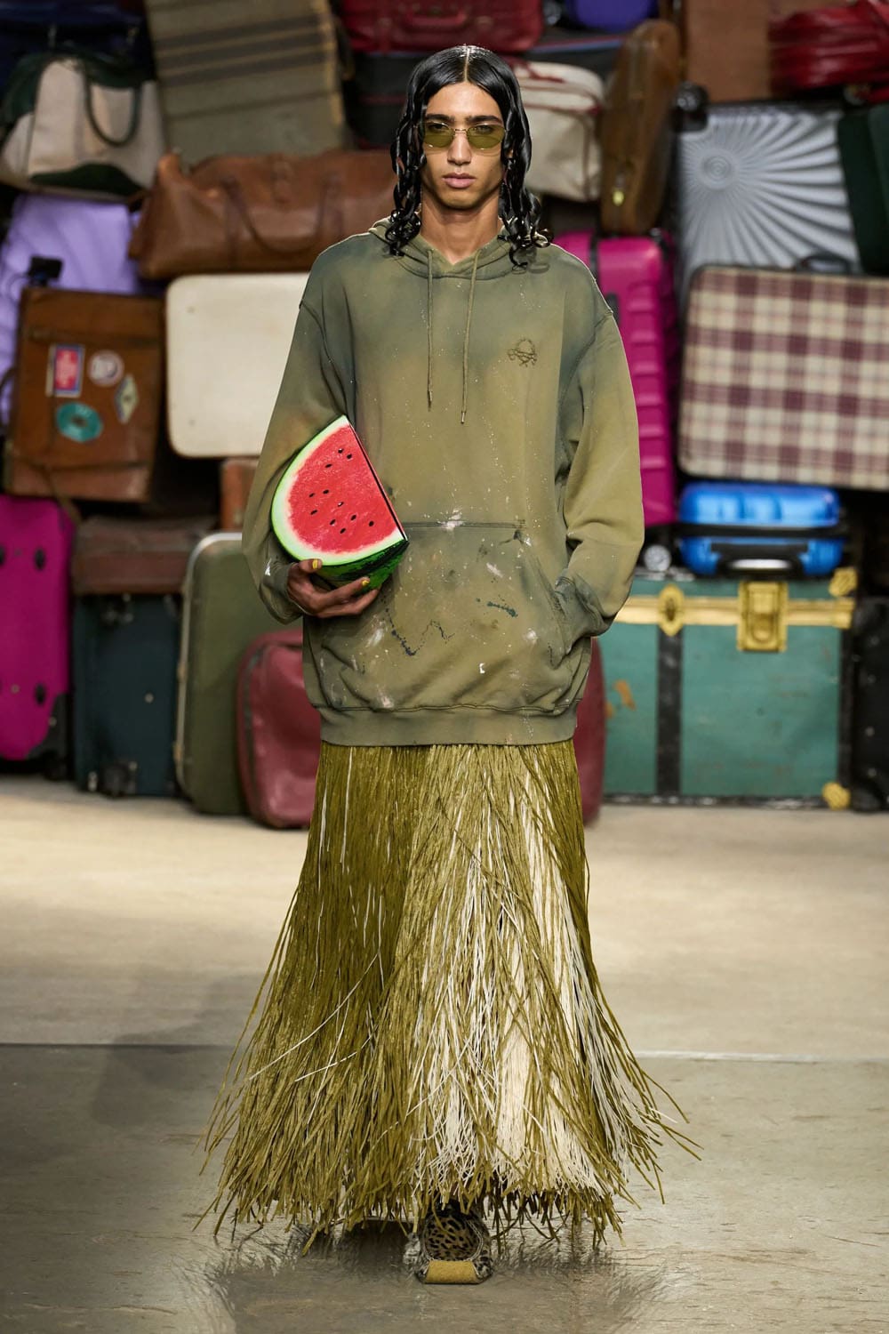 Moschino Printemps Été 2025 Runway Magazine (45)