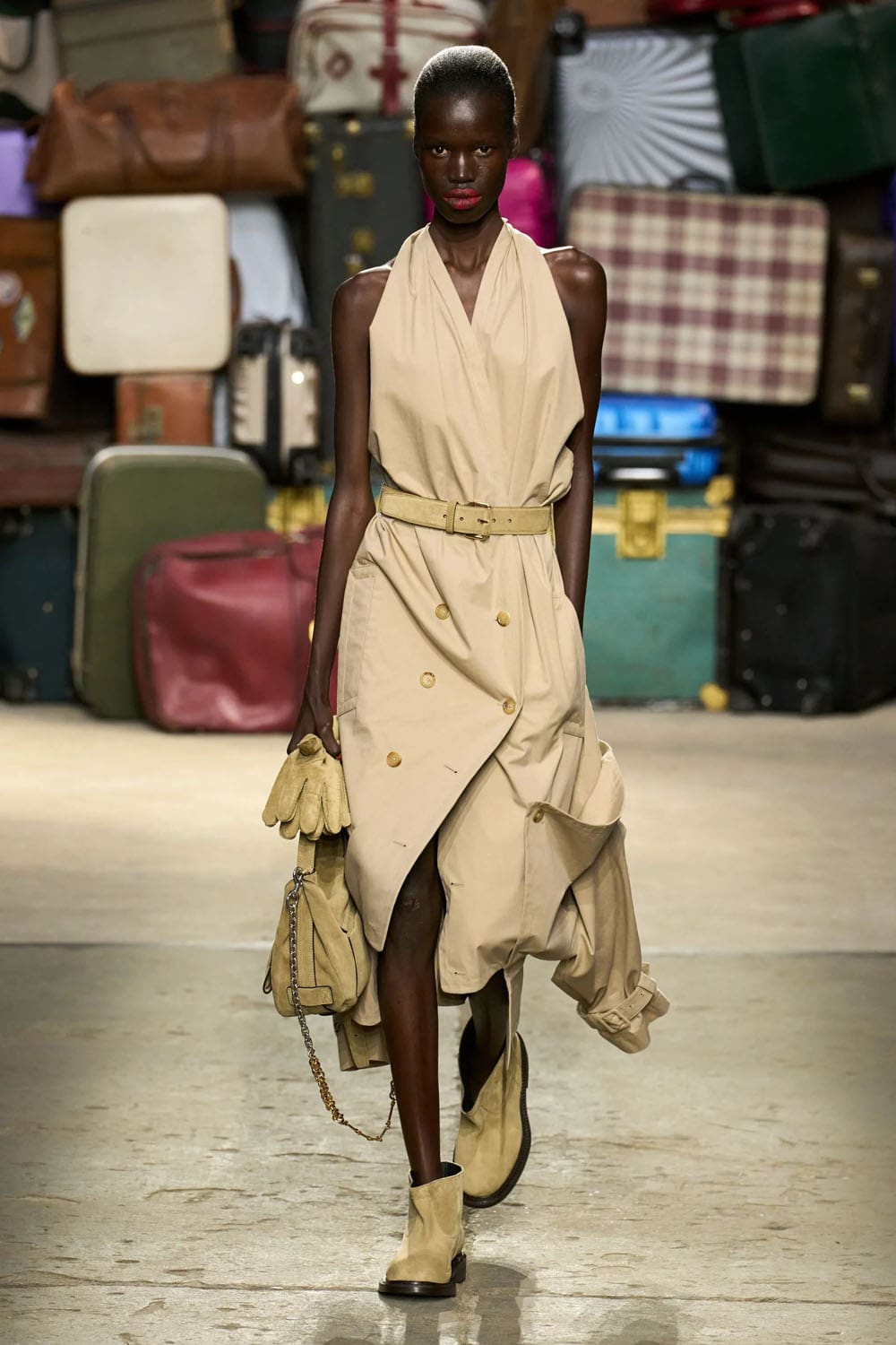 Moschino Printemps Été 2025 Runway Magazine (48)