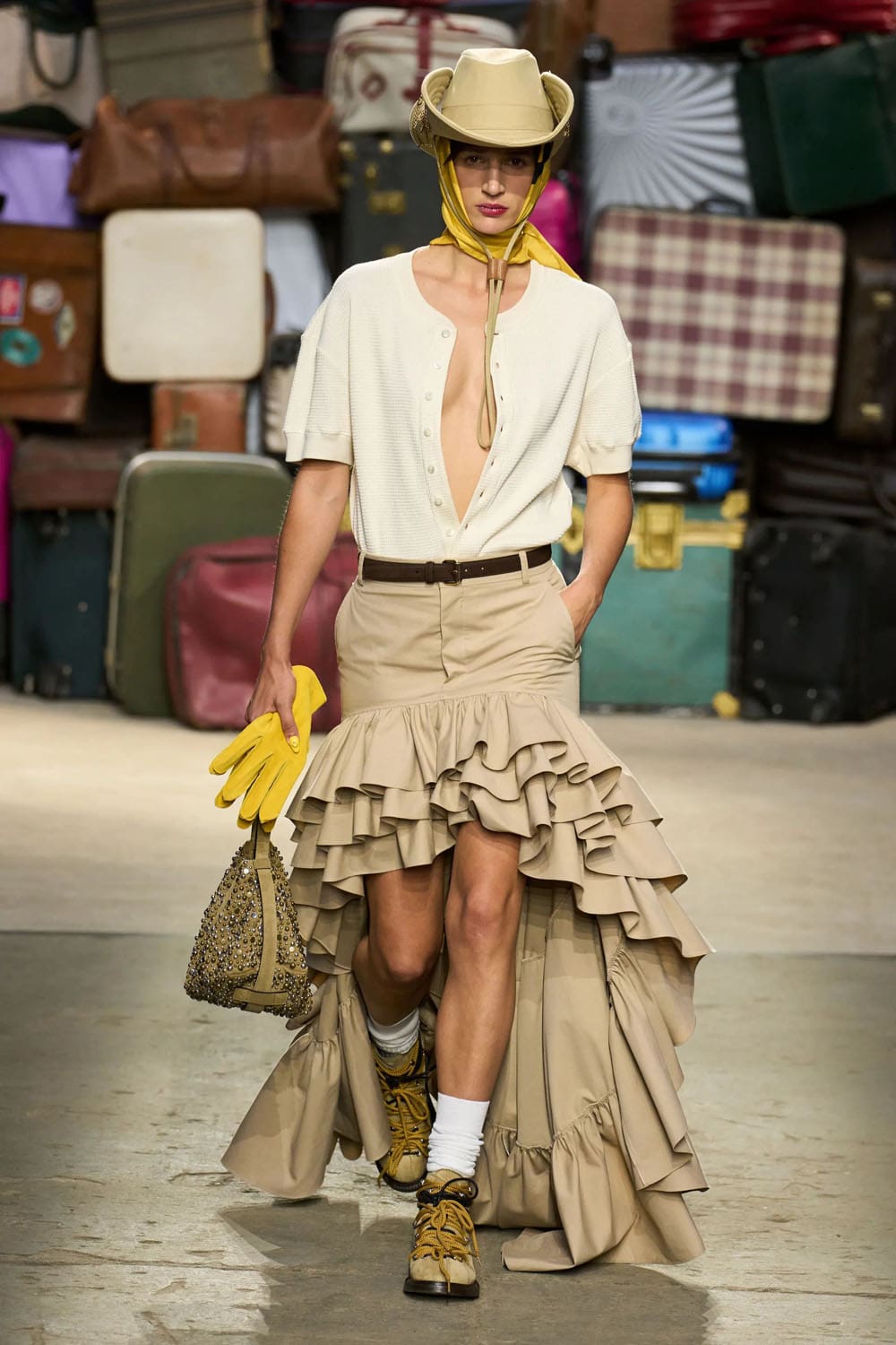 Moschino Printemps Été 2025 Runway Magazine (51)
