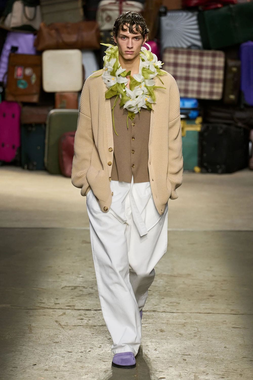 Moschino Printemps Été 2025 Runway Magazine (52)