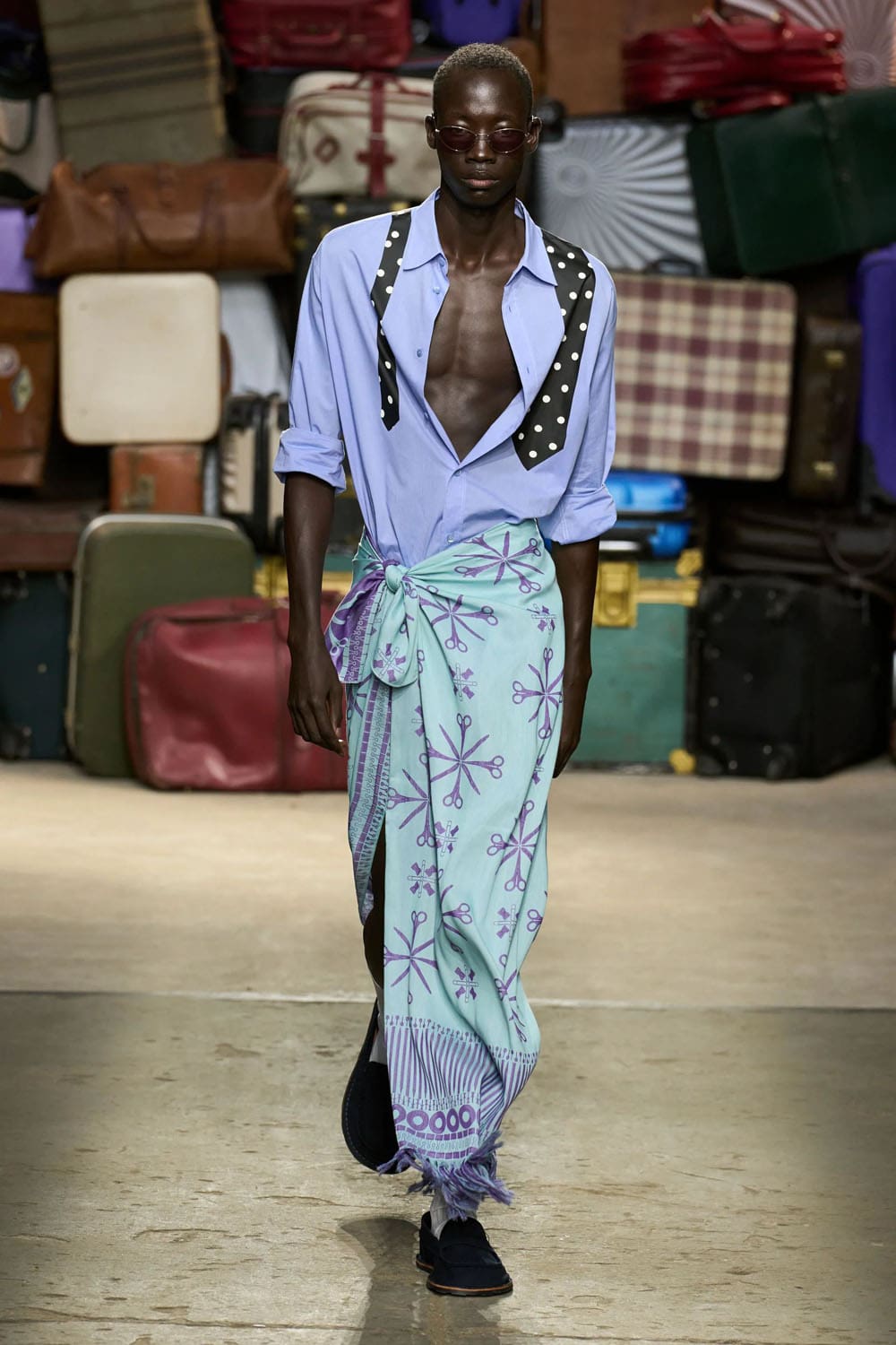 Moschino Printemps Été 2025 Runway Magazine (54)