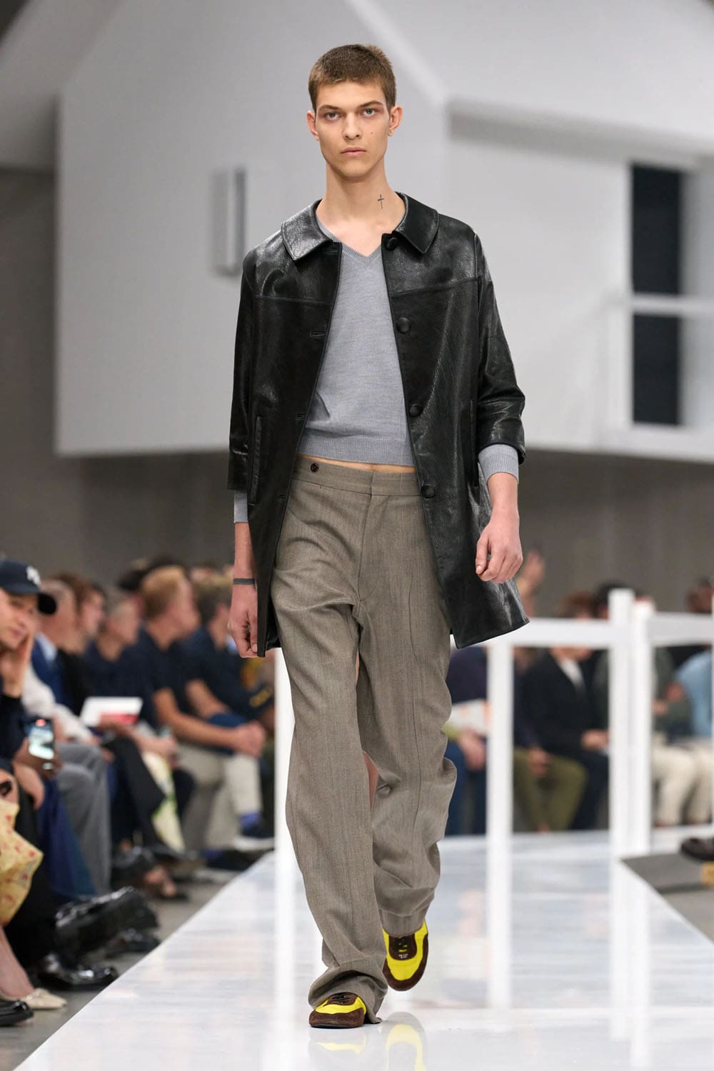 Prada Primavera Verano 2025 Moda masculina Runway Revista (12)