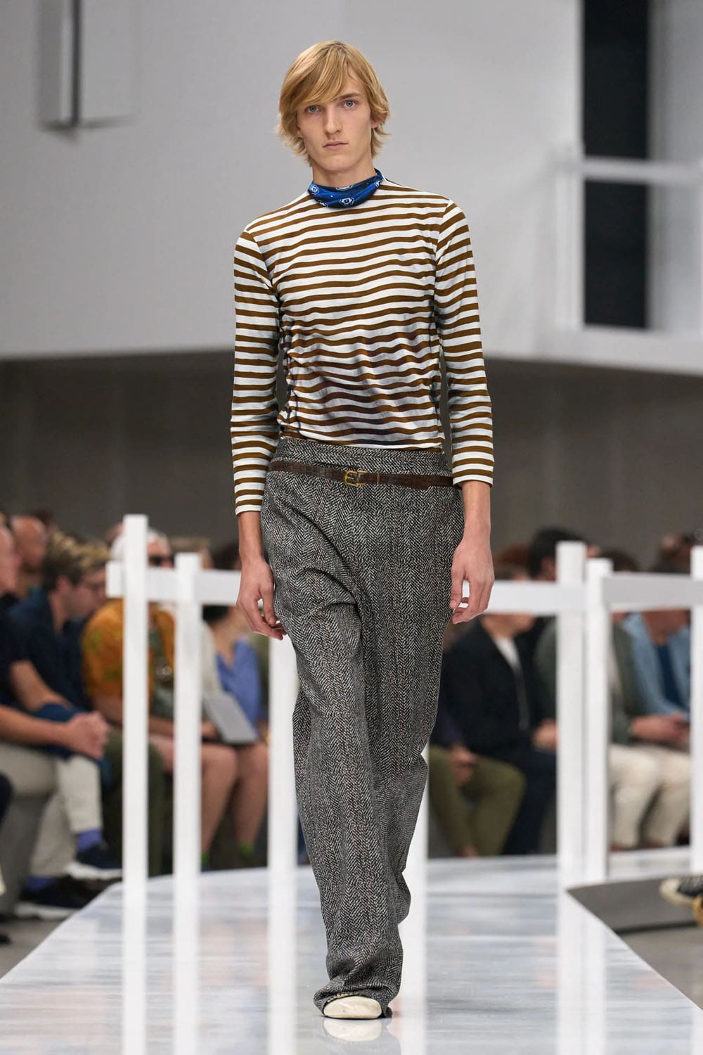 Prada Primavera Verano 2025 Moda masculina Runway Revista (16)