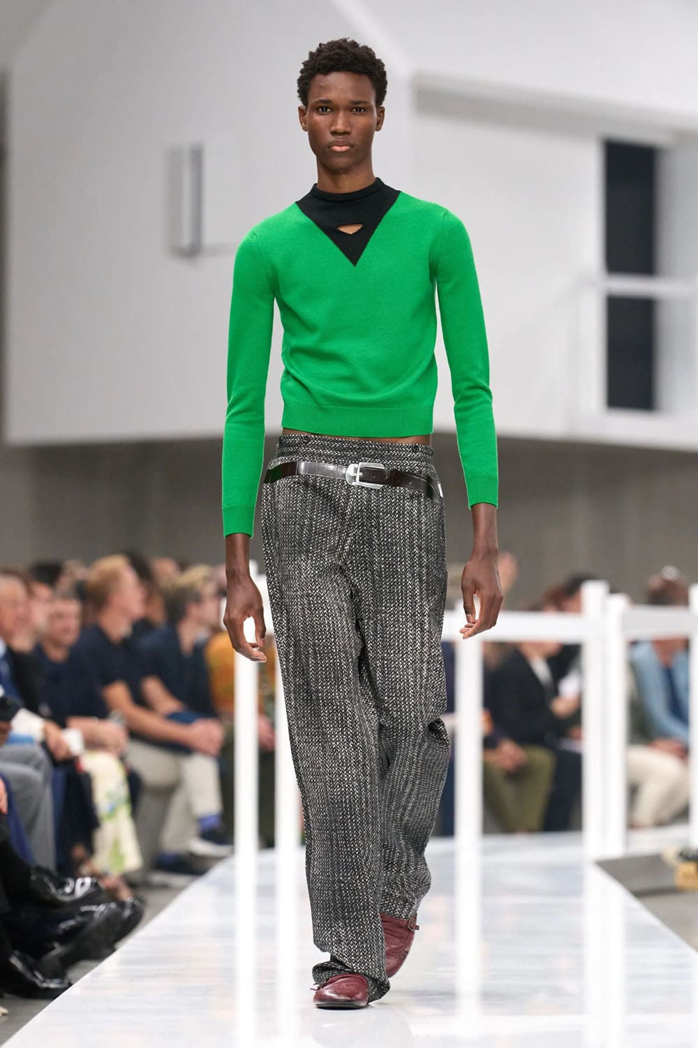 Prada Primavera Verano 2025 Moda masculina Runway Revista (35)