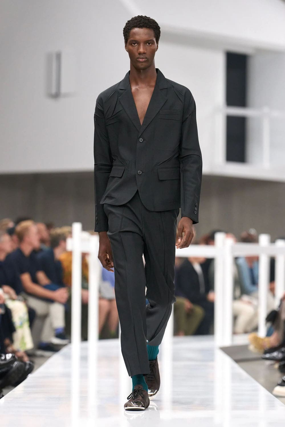 Prada Primavera Verano 2025 Moda masculina Runway Revista (42)
