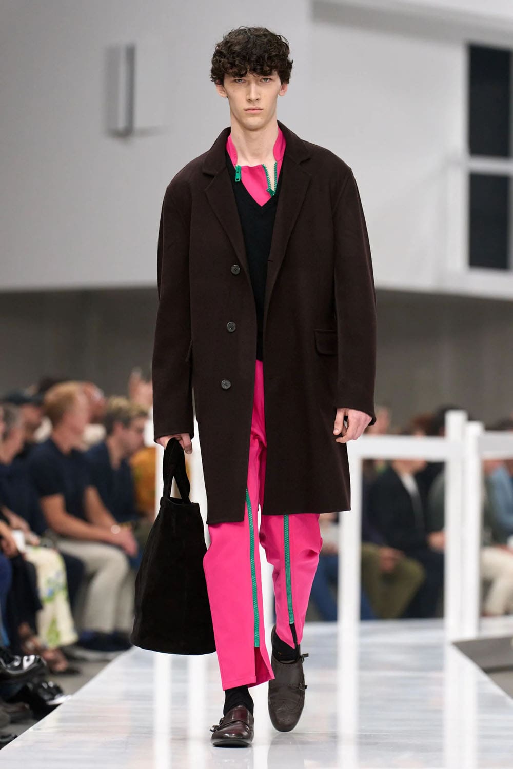 Prada Primavera Verano 2025 Moda masculina Runway Revista (49)