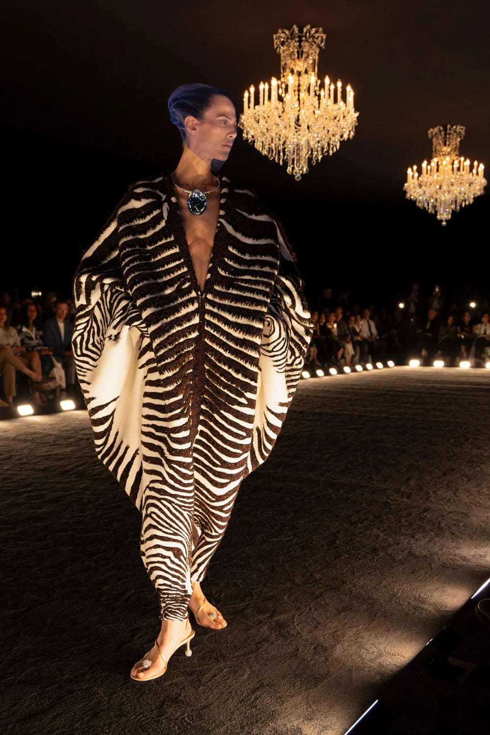 Schiaparelli Alta Costura Outono Inverno 2024 2025 Runway Revista (13)