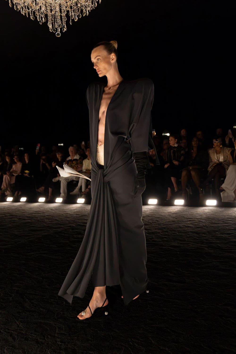 Schiaparelli Alta Costura Outono Inverno 2024 2025 Runway Revista (2)