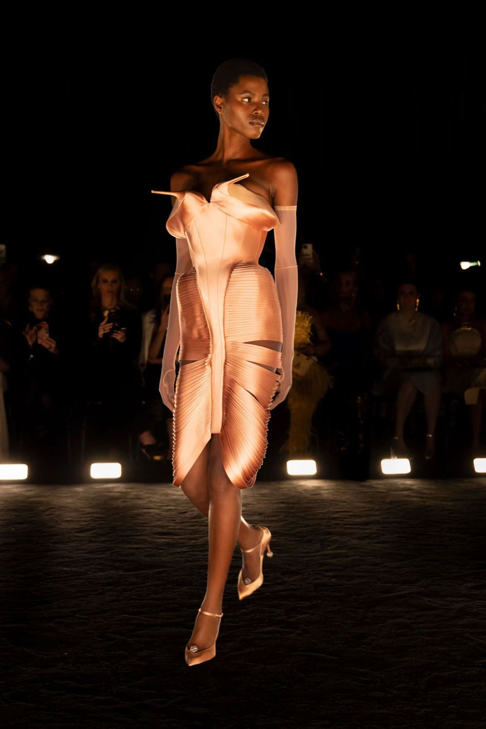 Schiaparelli Alta Costura Outono Inverno 2024 2025 Runway Revista (29)