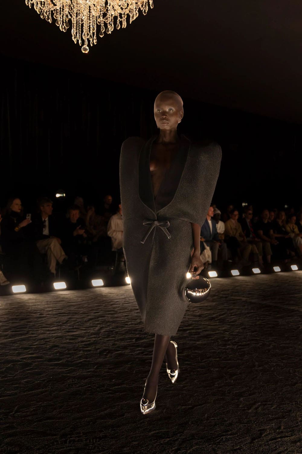 Schiaparelli Alta Costura Outono Inverno 2024 2025 Runway Revista (7)
