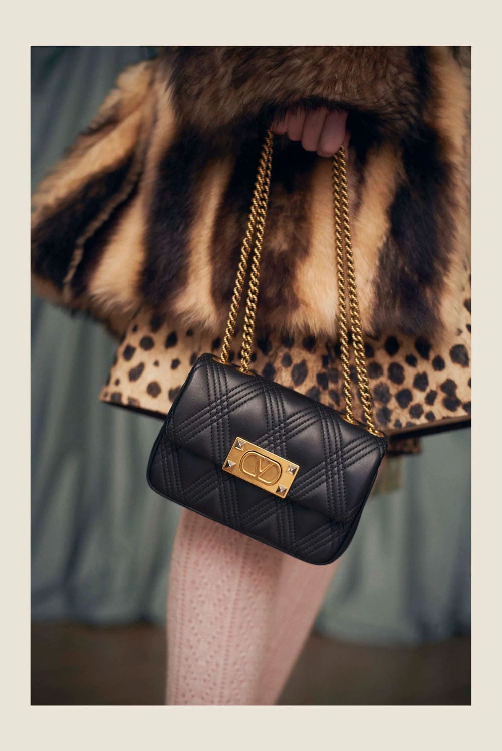 Valentino by Alessandro Michele Resort 2025 Close Up Runway Magazine (18)